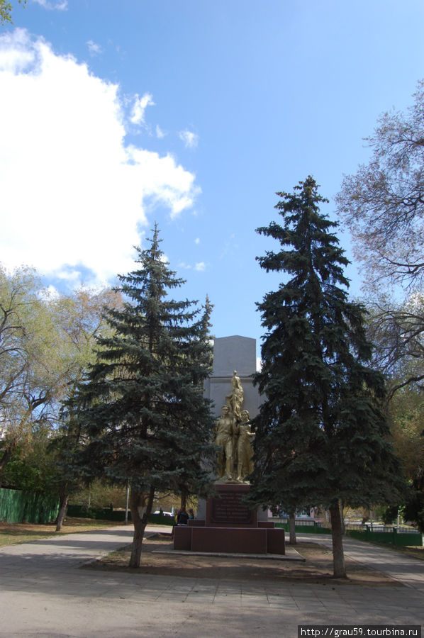 Памятник героям Краснодона