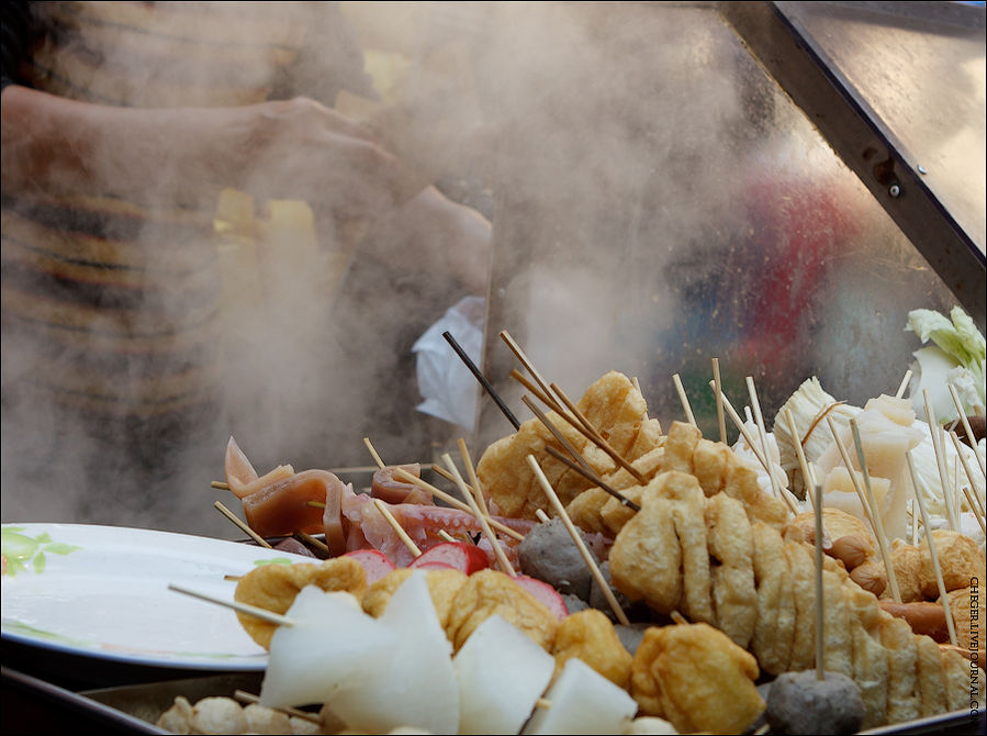 Хотя еды на улице тут навалом — каждый найдет то, что ему понравится Полуостров Макао, Макао