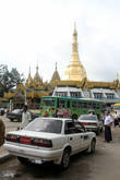 Пагода Суле в самом центре Янгона
