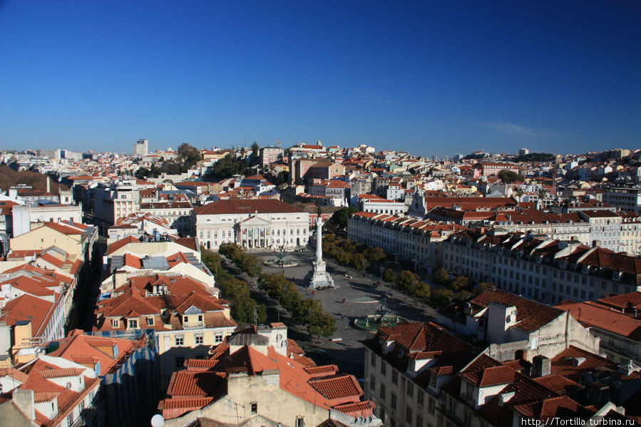 Лиссабон.
Вид с подъемника Санта Жуста