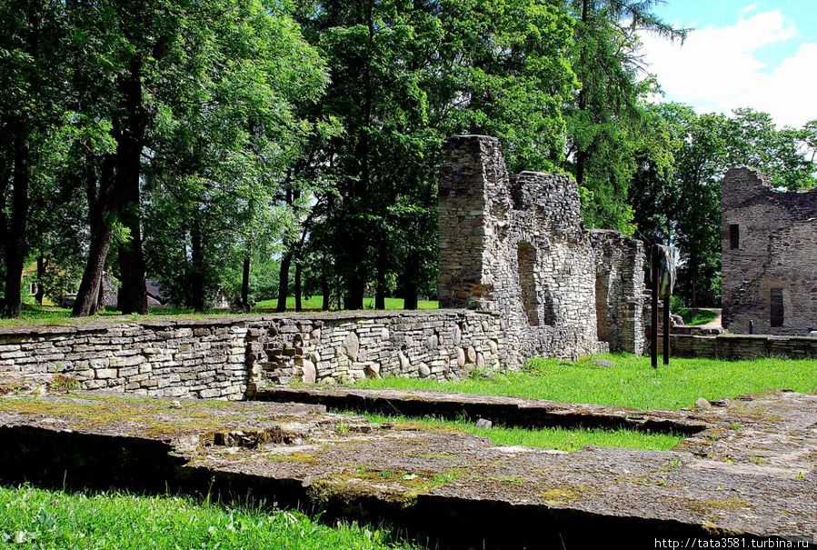Средневековый замок в городе Пайде Пайде, Эстония