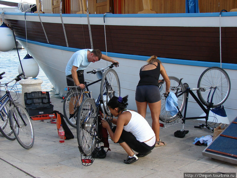 Активный отдых- взять неисправный велосипед напрокат, шутка- их починят за вас Трогир, Хорватия