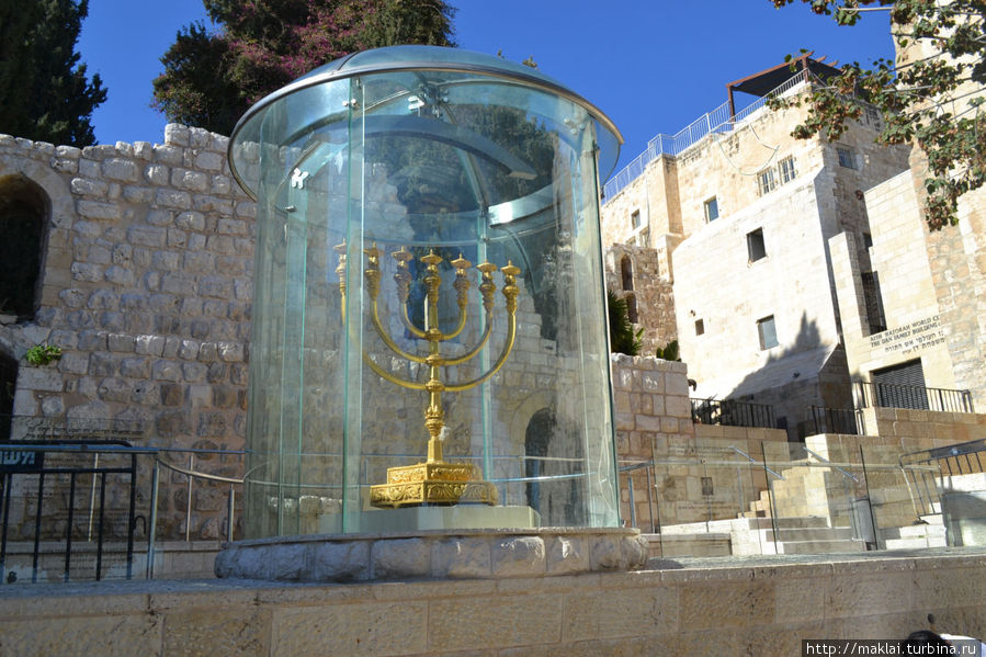 Менора — важнейший символ иудеев Иерусалим, Израиль