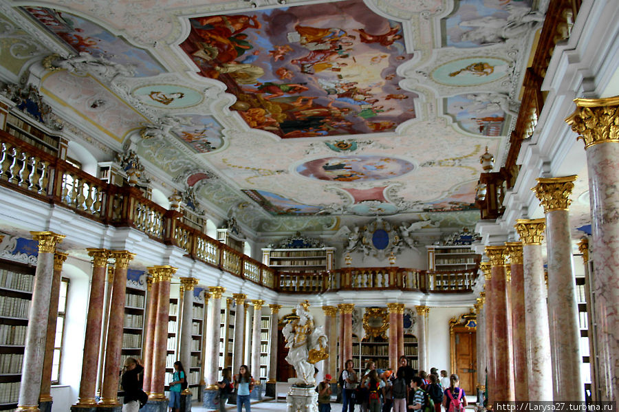 Библиотечный зал монастыря Оттобойрен, Германия
