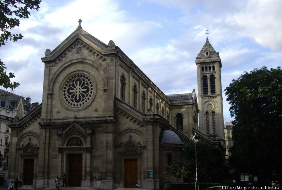 К сожалению, не знаю , что это за церковь. Фото сделано по дороге к башне Монпарнас. Париж, Франция