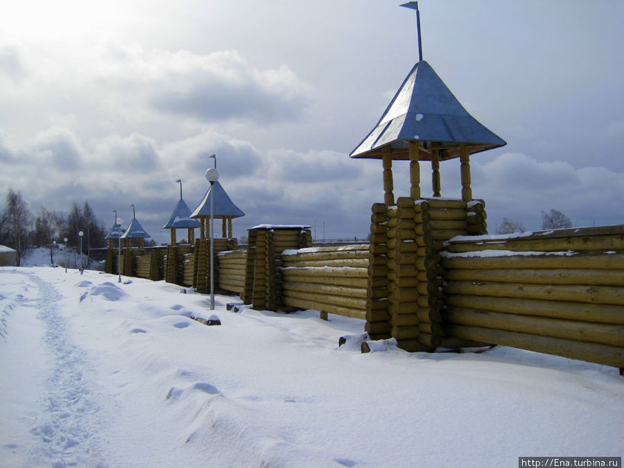 Реконструкция старого городища на Стрелке Буй, Россия