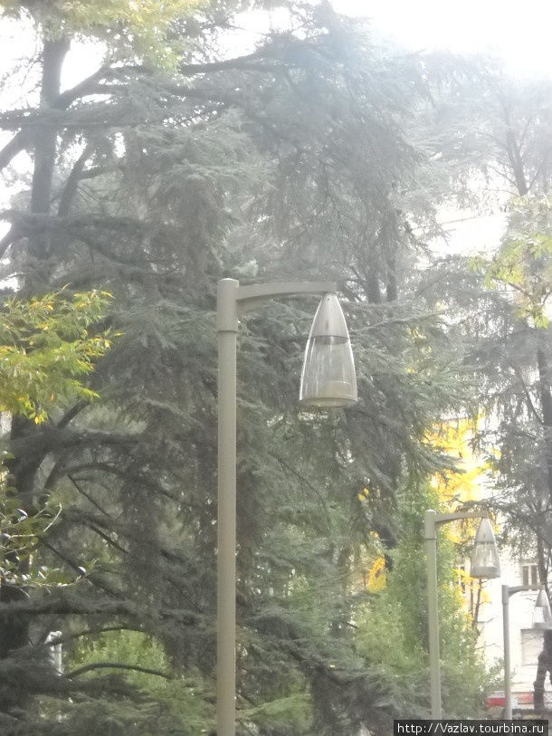 Оригинальный фонарь. Антивандальный... Алессандрия, Италия