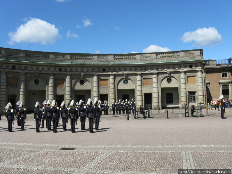 Стокгольм. Смена почетного королевского караула Стокгольм, Швеция