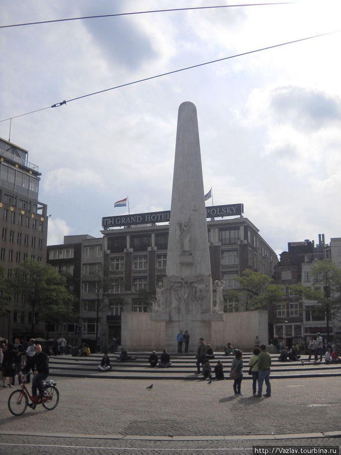 Памятник героям Амстердам, Нидерланды