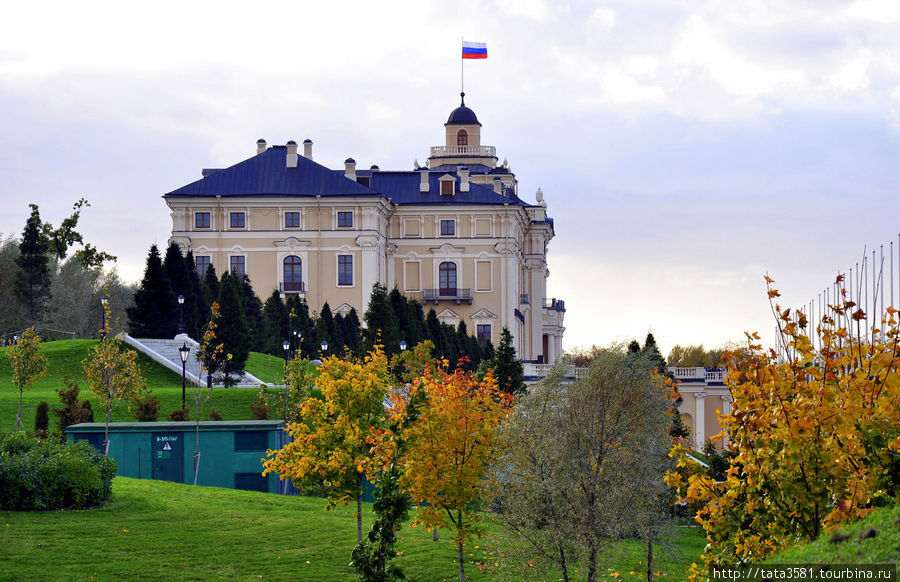 Президентский дворец в Стрельне