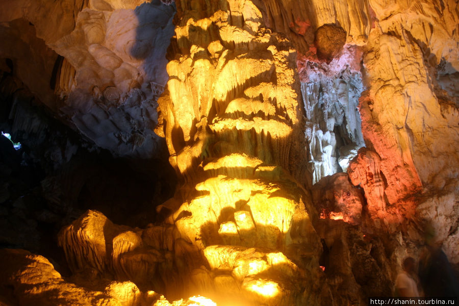 Пещера Небесного дворца Халонг бухта, Вьетнам