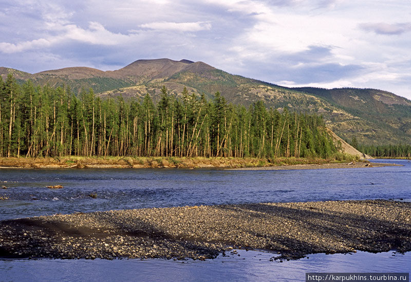 Река Сунтар и Оймяконское нагорье. Саха (Якутия), Россия