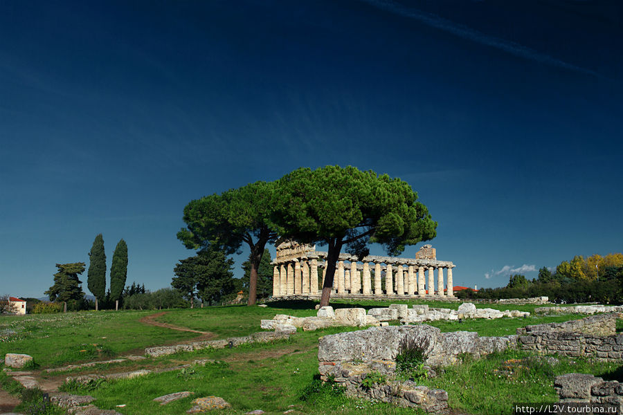 Древнегреческий город Пестум Салерно, Италия