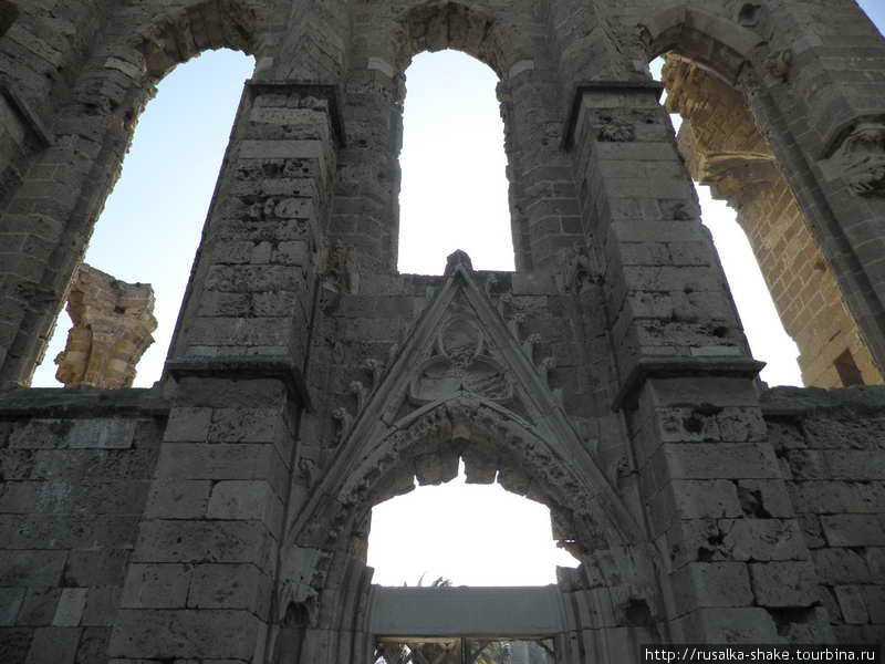 Руины римской церкви Св. Георгия