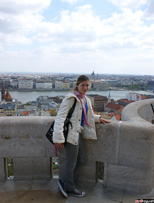 Жена именинника и та же панорама Будапешт, Венгрия
