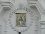 Икона над входом в храм