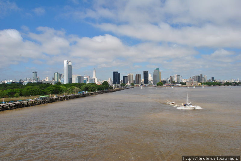Взгляд на Буэнос-Айрес с Рио-де-Ла Плата Буэнос-Айрес, Аргентина
