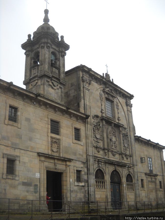 Суровая архитектура Сантьяго-де-Компостела, Испания