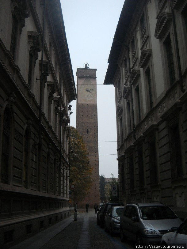 Один из башен Павия, Италия