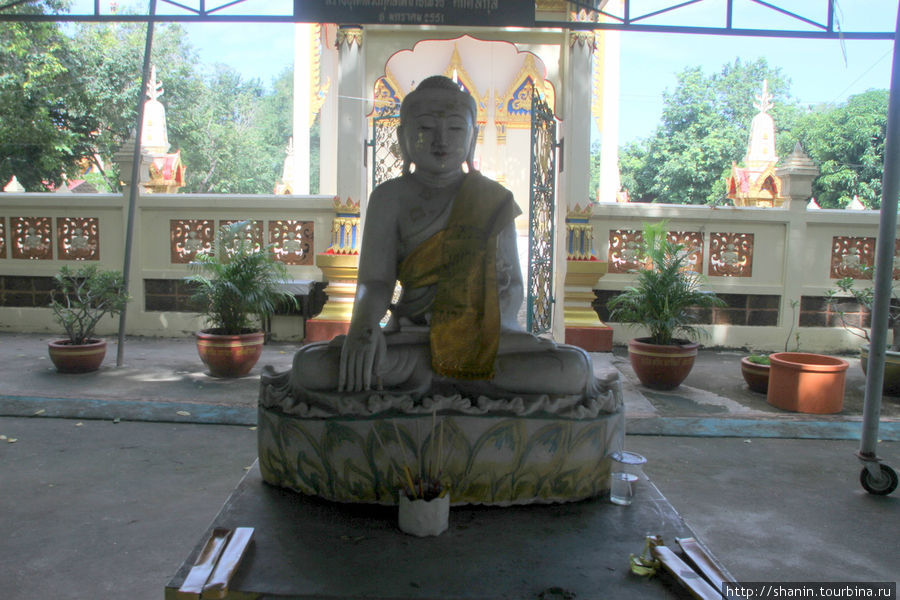 Заброшенный монастырь Лоп-Бури, Таиланд