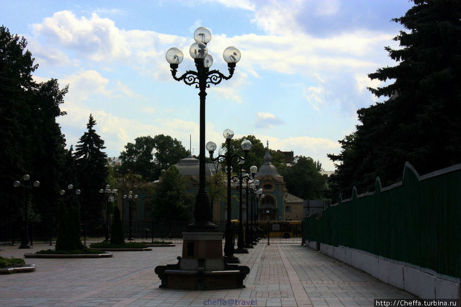 А вот площадь Конституции смотрится неплохо. Киев, Украина
