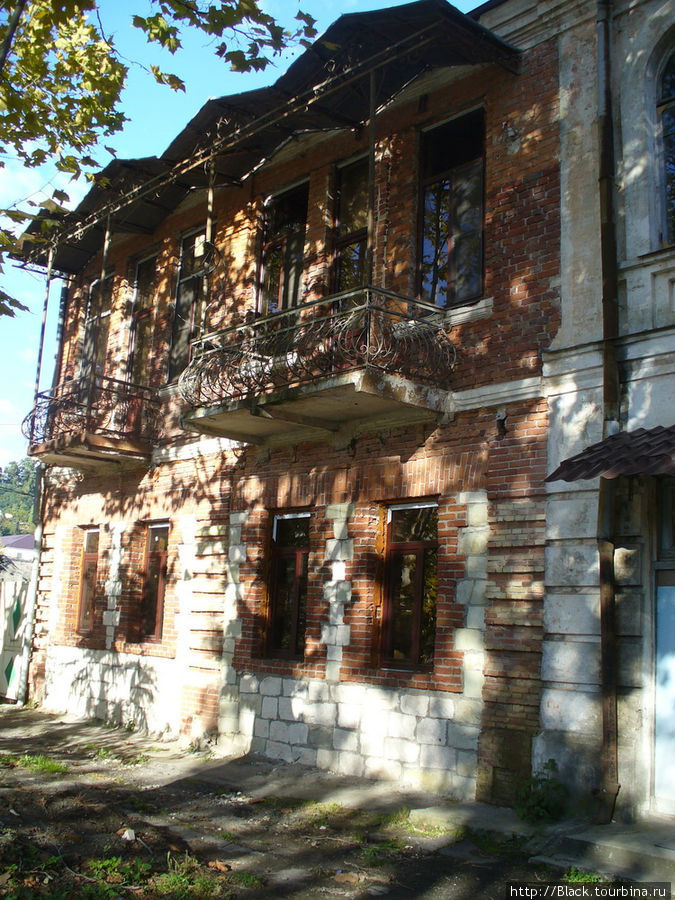 Одна небольшая сухумская улица Сухум, Абхазия