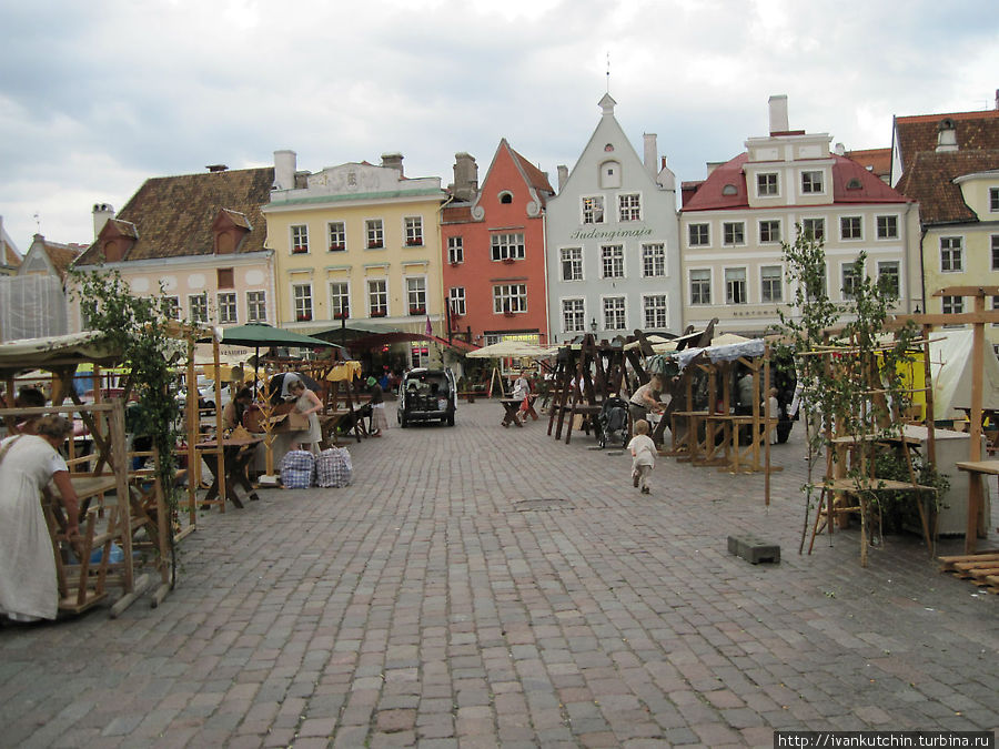 Старый город, летний дождь Таллин, Эстония