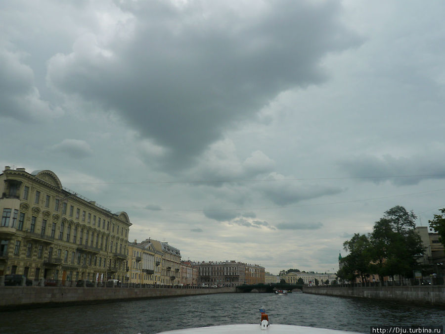 Река Фонтанка. Из нее брали воду для фонтанов Летнего сада, которых было около 70, в настоящее время восстановлено только 8. Санкт-Петербург, Россия