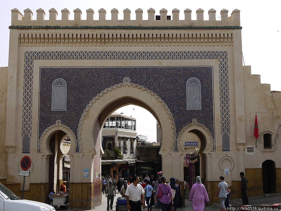 Ворота Баб-Бу-Джелуд Фес, Марокко