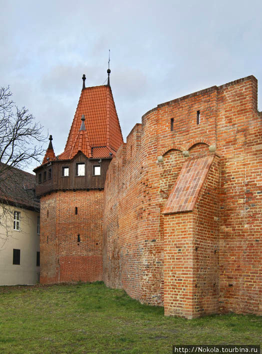 Городские стены и башня Ополе, Польша