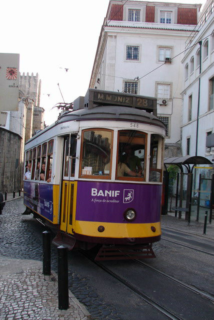 Вот он №28 — символ города. Лиссабон, Португалия