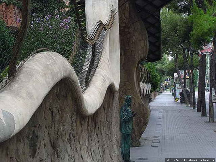 Ворота усадьбы Миральеса Барселона, Испания
