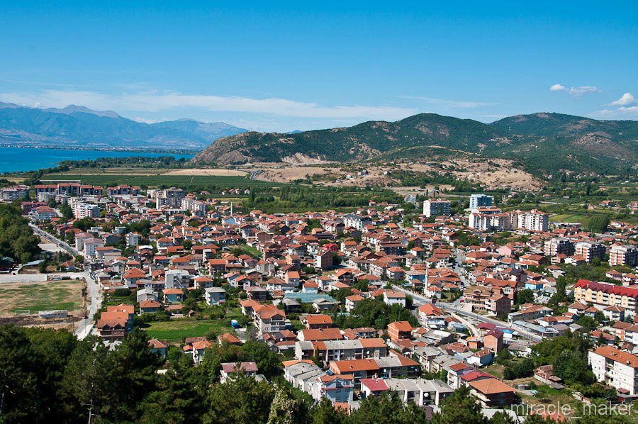 Отсюда как на ладони виден весь город и озеро. Охрид, Северная Македония