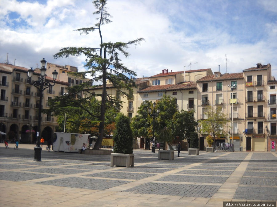 Площадь в центре Логроньо, Испания