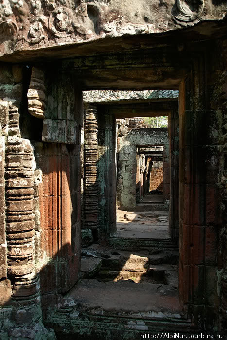 Прогулка по пустому Ангкору Ангкор (столица государства кхмеров), Камбоджа