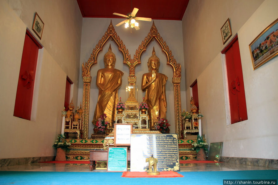 Ват Касаттратхират, в главном храме Аюттхая, Таиланд