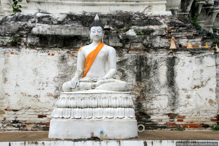 Белый Будда, Ват Касаттратхират Аюттхая, Таиланд