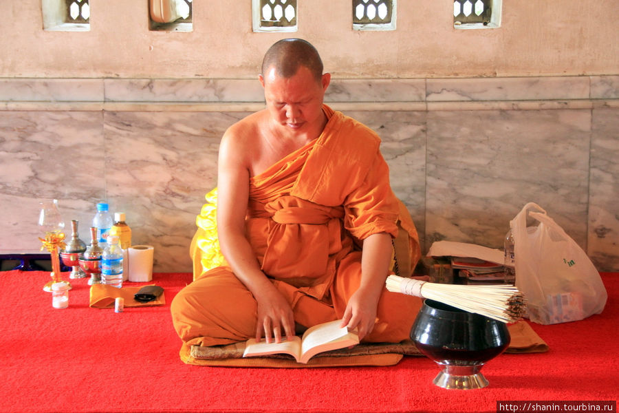 Ученый буддистский монах Аюттхая, Таиланд