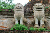 Каменные львы, Ват Мае Нанг Плуем в Аюттхае
