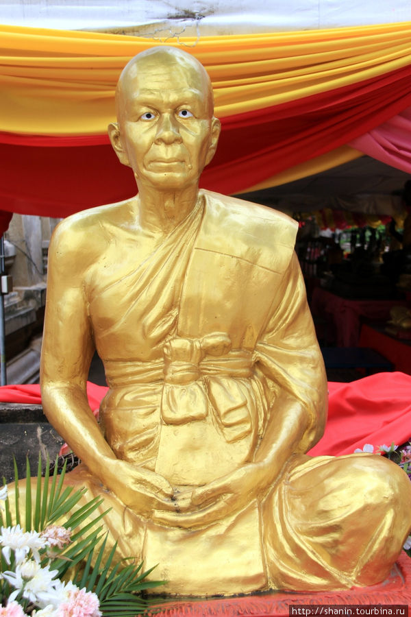Золотой монах,  Ват Такаронг в Аюттхае Аюттхая, Таиланд