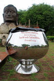 Гигантская чаша,  Ват Тхаммикарат в Аюттхае