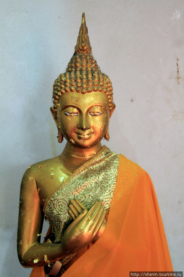 Будда,  Ват Тхаммикарат в Аюттхае Аюттхая, Таиланд