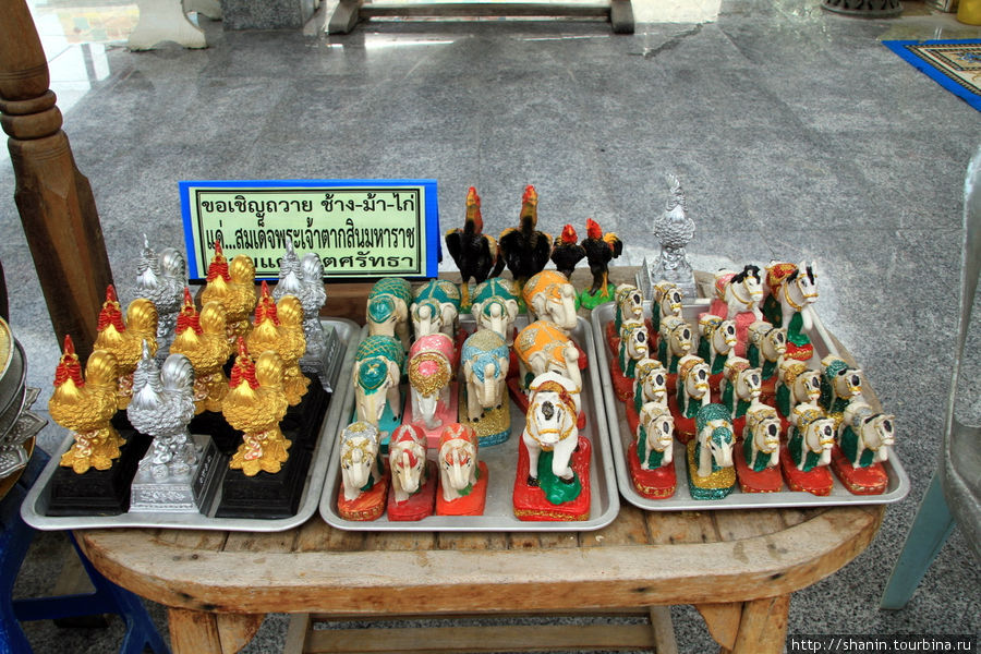 Сувениры, Ват Чоенг Тха в Аюттхае Аюттхая, Таиланд