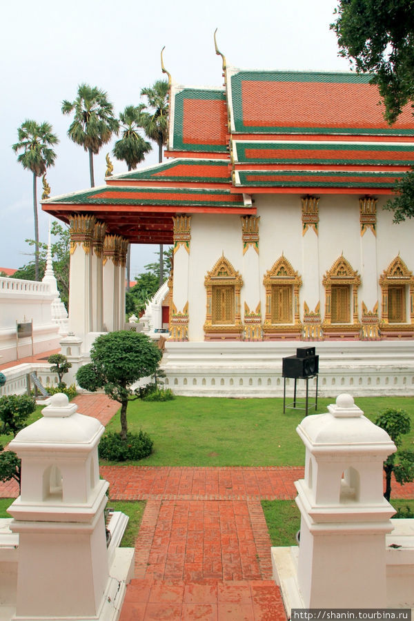 Ват Сувандарарам Раджаваравихарн Аюттхая, Таиланд