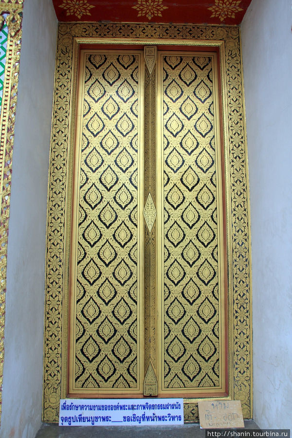 Дверь храма, Ват Сувандарарам Раджаваравихарн Аюттхая, Таиланд