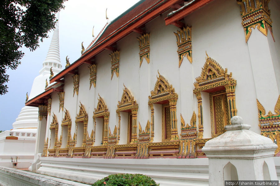 Стена храма, Ват Сувандарарам Раджаваравихарн Аюттхая, Таиланд