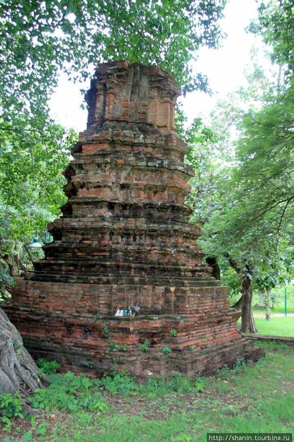 Руины ступы, Парк Суан Сомдет Пхрасинакхарин Аюттхая, Таиланд