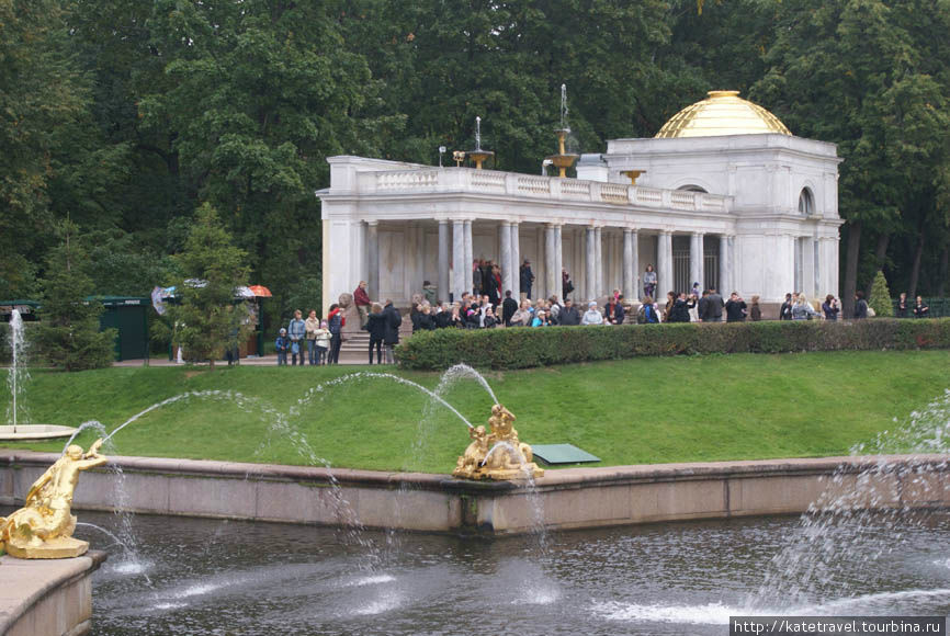 Воронихинская колоннада Санкт-Петербург, Россия