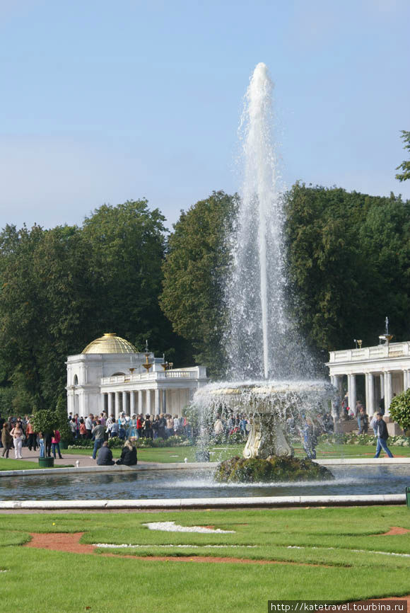 Торжество Петергофа Санкт-Петербург, Россия