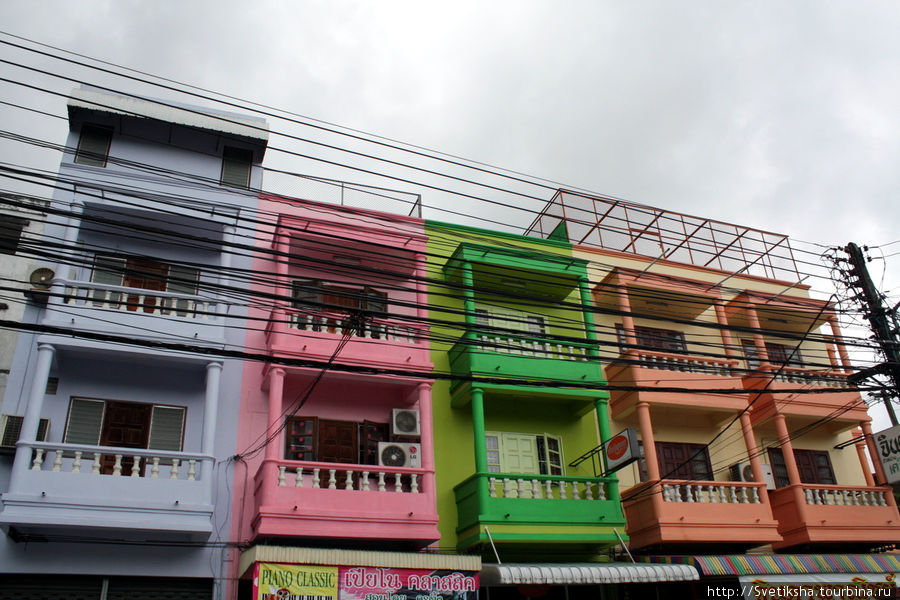Разноцветные домики Чианграй, Таиланд